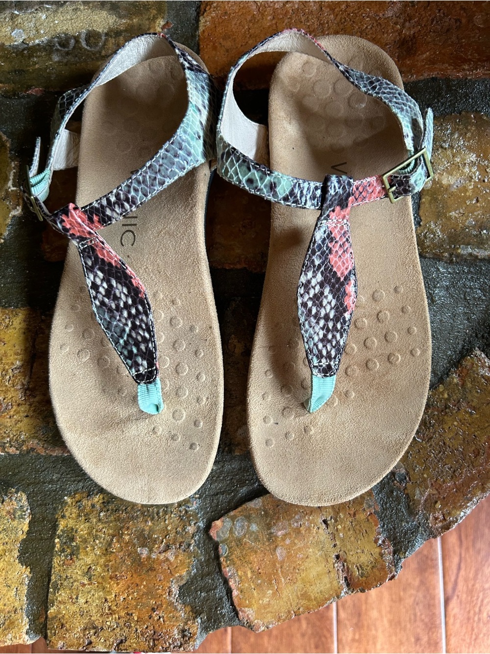 Vionic Sandals. - Picture 2 of 6